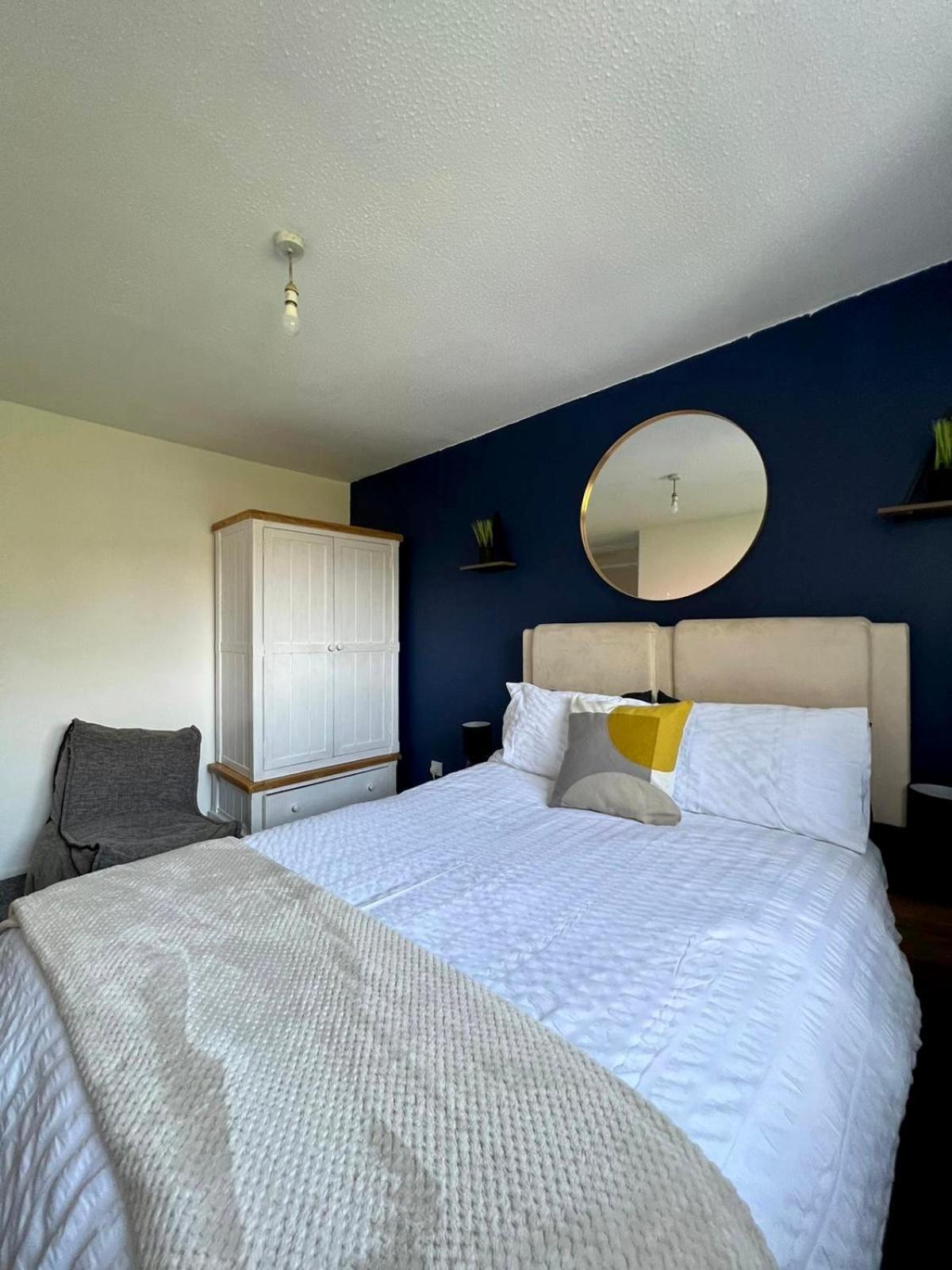 Manchester - Eccles - Business - Contractors - Families - Discounts Available Exterior foto